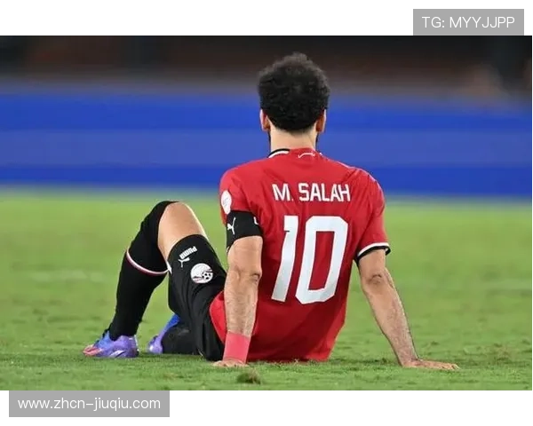 利物浦小将赛后交换球衣,萨拉赫主动拥抱鼓励 利物浦小将赛后交换球衣,萨拉赫主动拥抱鼓励