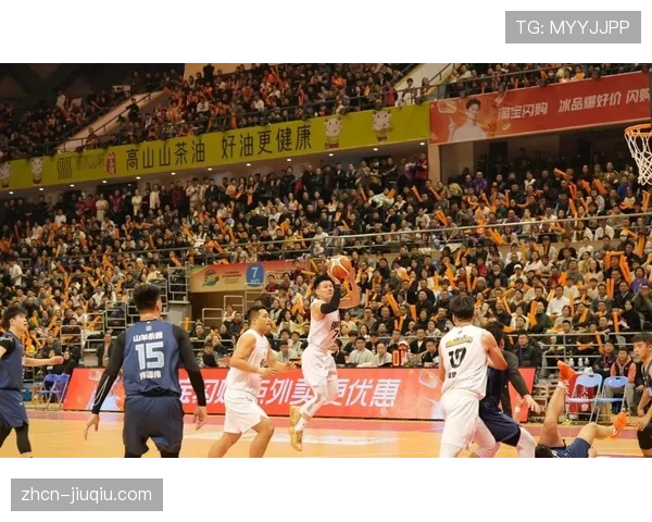 季后赛席位争夺白热化，多队加强底角三分战术演练